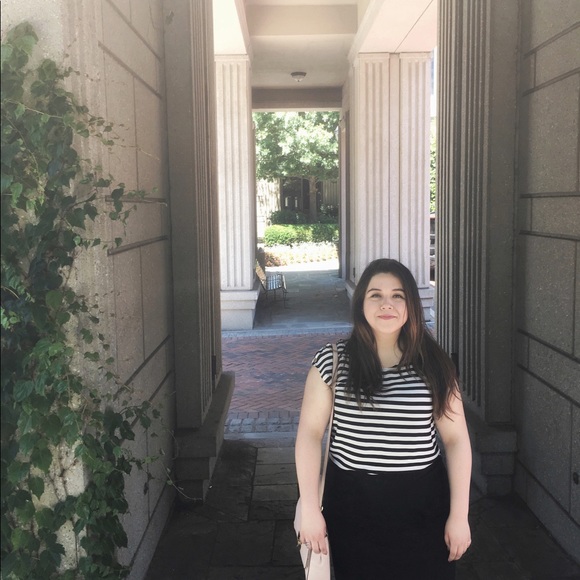 Meet your Posher, Erica - Picture 3 of 3